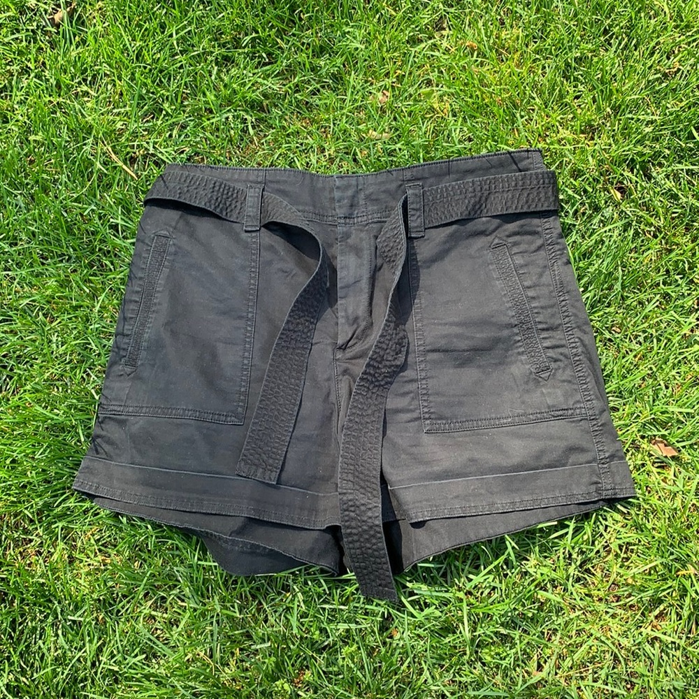 High waited Gap Shorts with removable tie belt